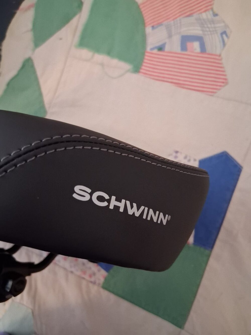 Schwinn Cruise Noseless Foam Bicycle Saddle, Black - Picture 13 of 13